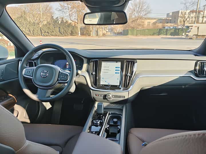 Фото 7 - Volvo S60