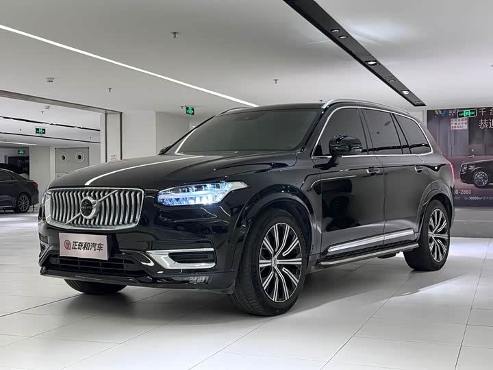 Фото 1 - Volvo XC90