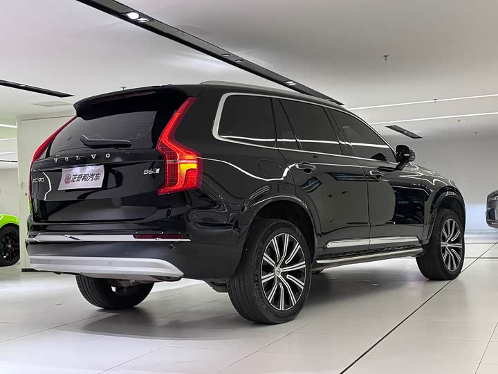 Фото 14 - Volvo XC90