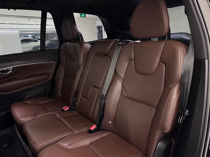 Фото 15 - Volvo XC90