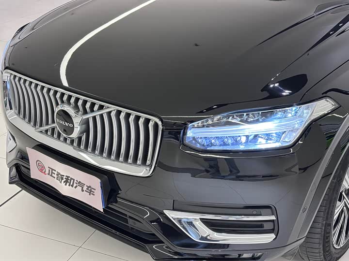 Фото 2 - Volvo XC90