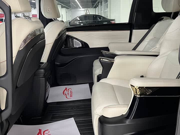 Фото 6 - GAC Trumpchi M8