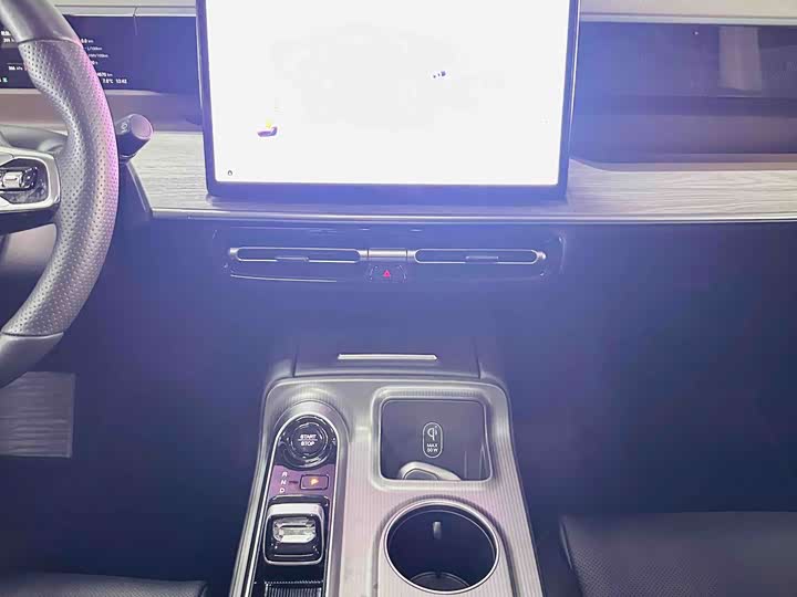 Фото 13 - GAC Trumpchi E8