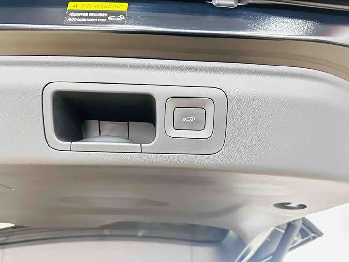 Фото 17 - GAC Trumpchi E8