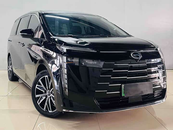 Фото 2 - GAC Trumpchi E8