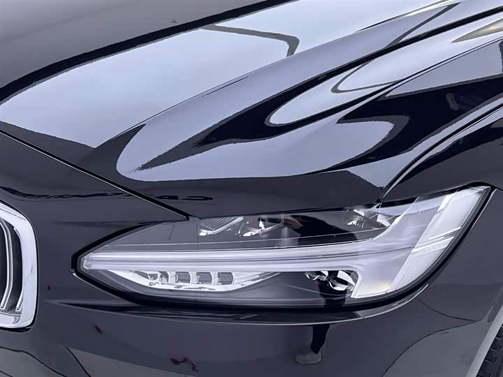 Фото 12 - Volvo S90