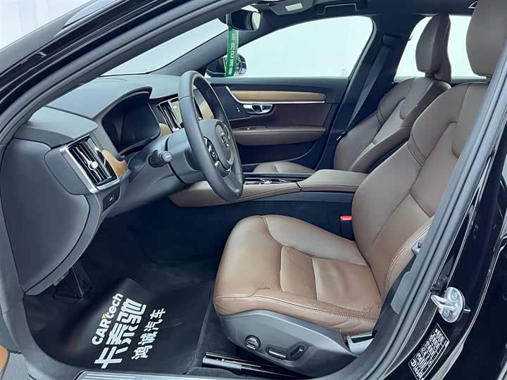 Фото 14 - Volvo S90