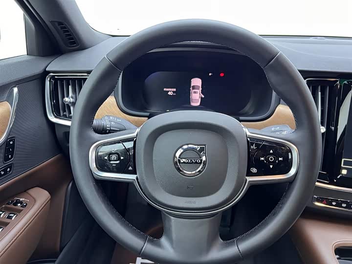 Фото 21 - Volvo S90