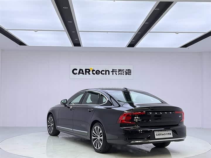 Фото 3 - Volvo S90