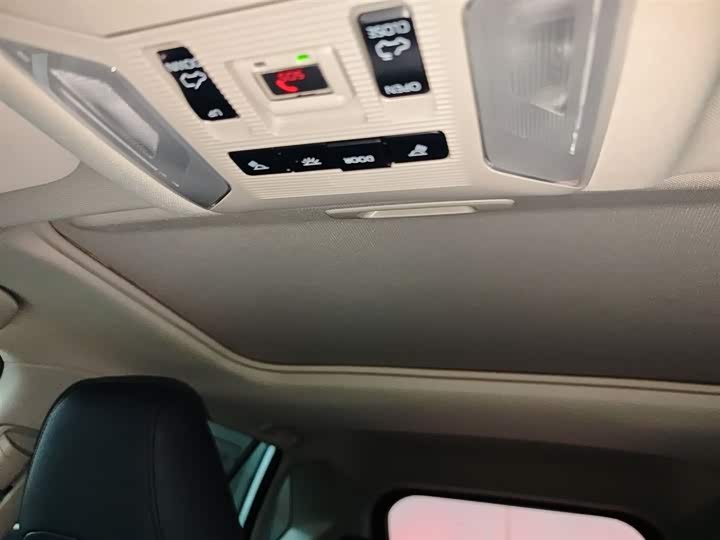 Фото 18 - Toyota RAV4