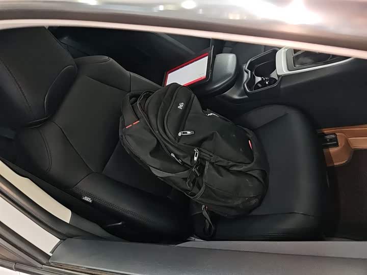 Фото 25 - Toyota RAV4