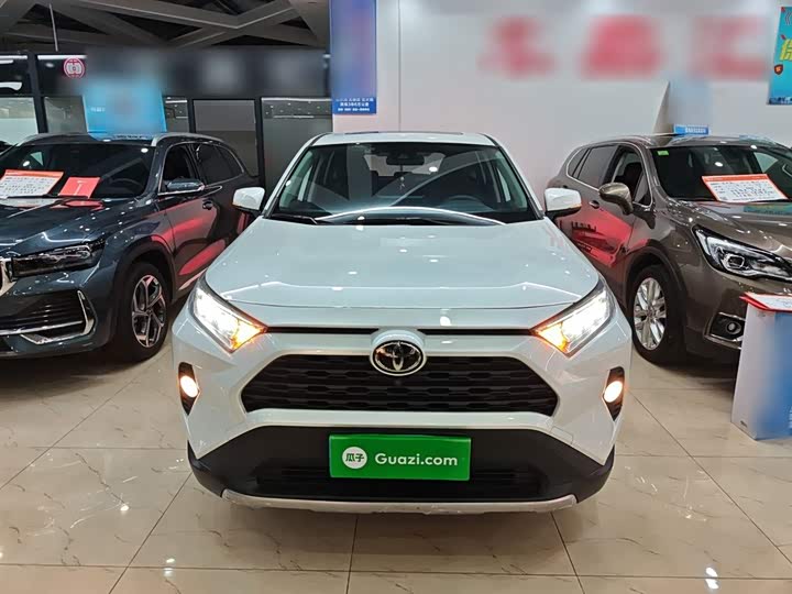 Фото 3 - Toyota RAV4