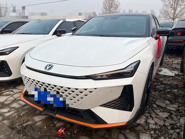 Фото 1 - Changan UNI-V