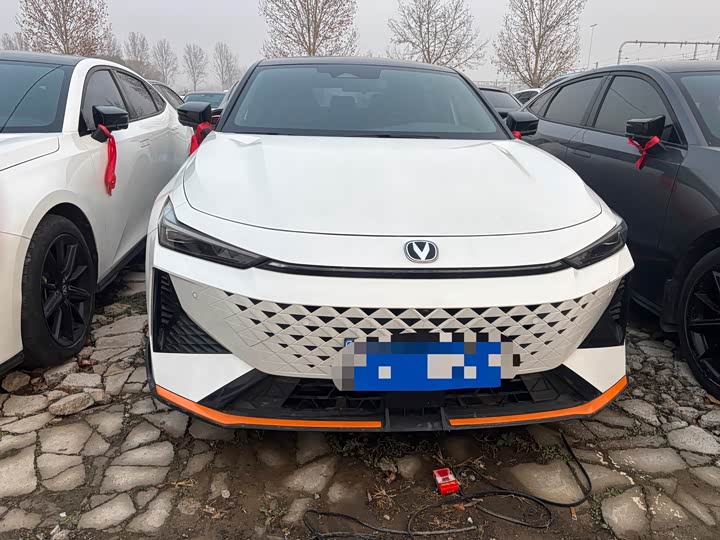 Фото 2 - Changan UNI-V