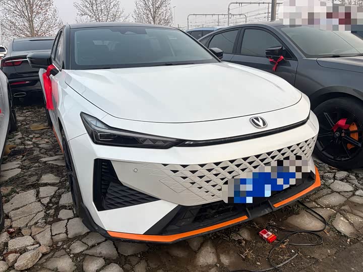 Фото 3 - Changan UNI-V