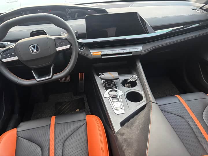 Фото 5 - Changan UNI-V