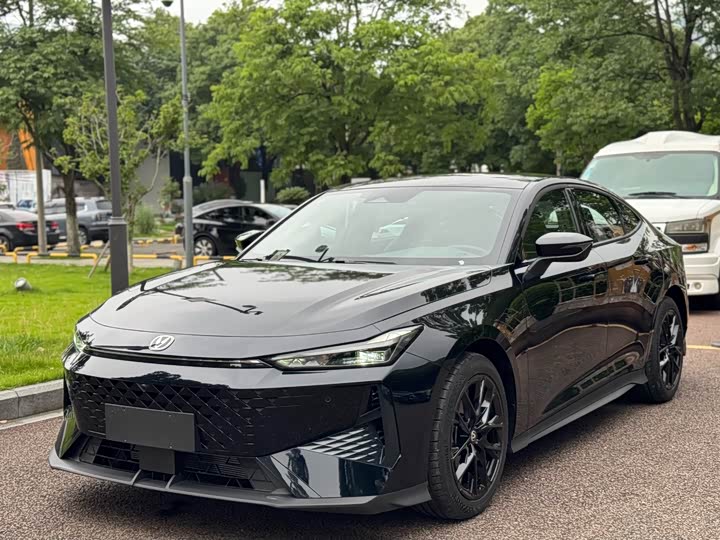 Фото 1 - Changan UNI-V