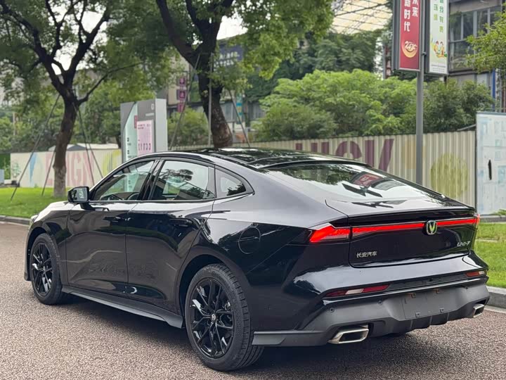 Фото 19 - Changan UNI-V