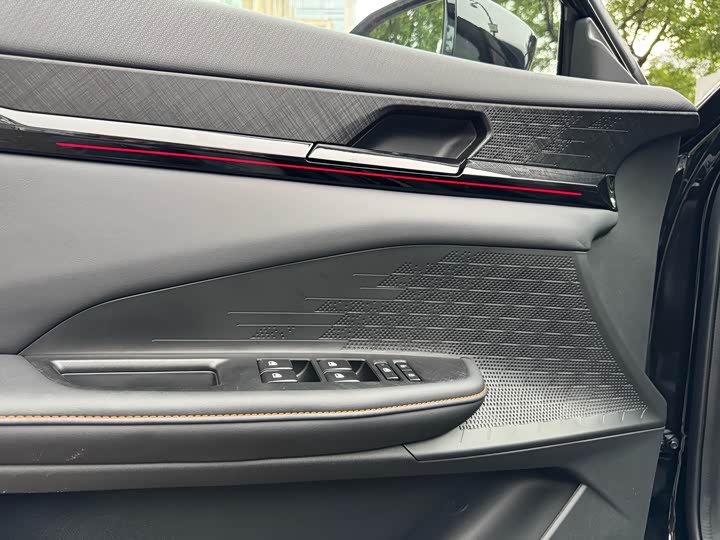 Фото 24 - Changan UNI-V