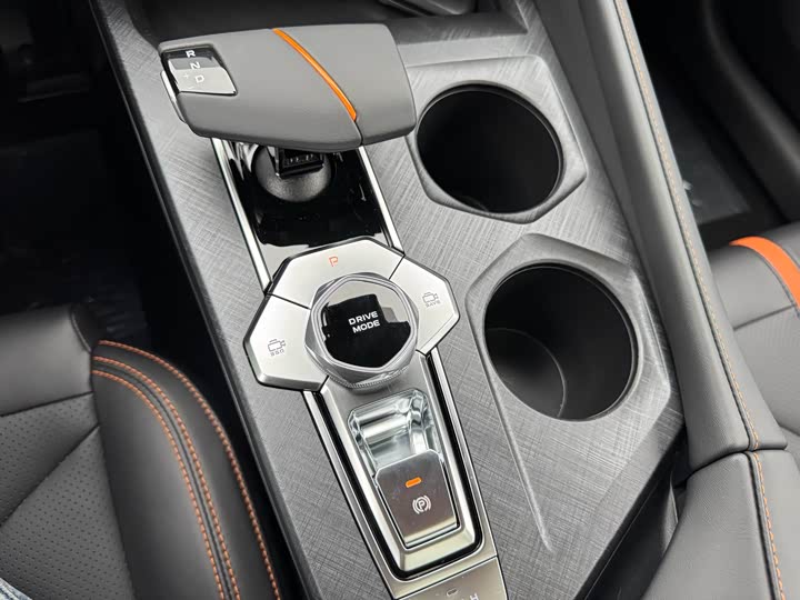 Фото 31 - Changan UNI-V