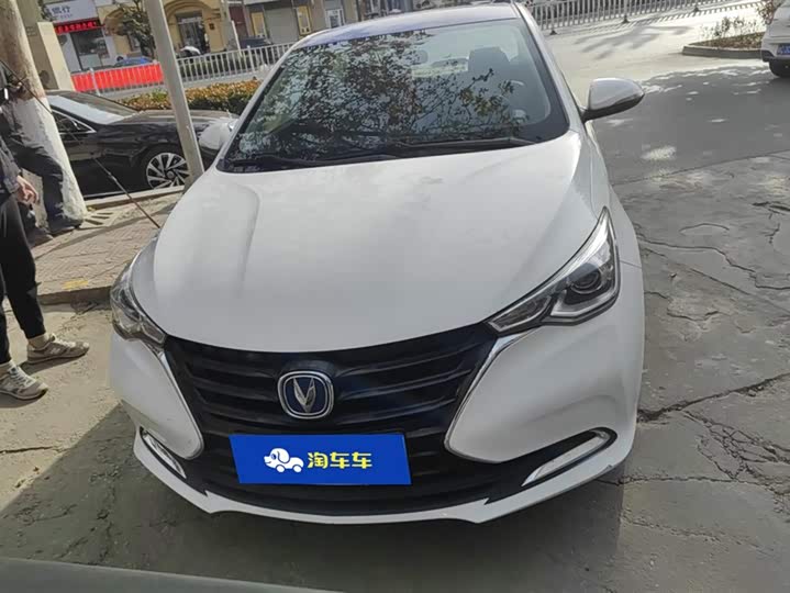 Фото 2 - Changan Alsvin