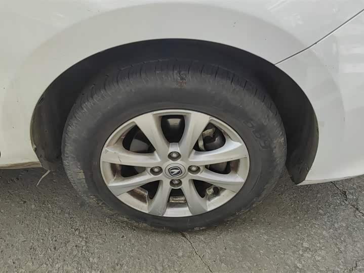 Фото 6 - Changan Alsvin