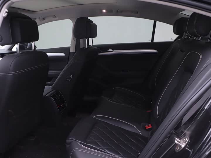 Фото 18 - Volkswagen Magotan GTE Hybrid