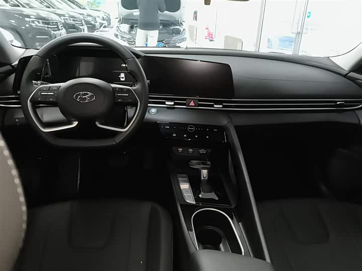 Фото 10 - Hyundai Elantra N line