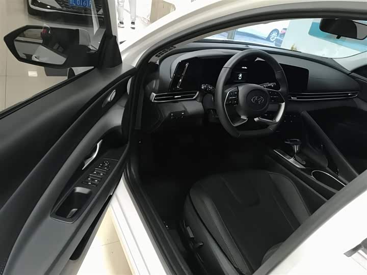 Фото 16 - Hyundai Elantra N line