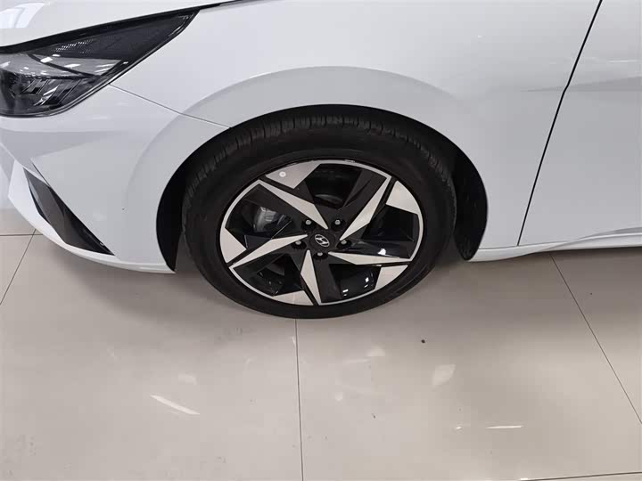 Фото 23 - Hyundai Elantra N line