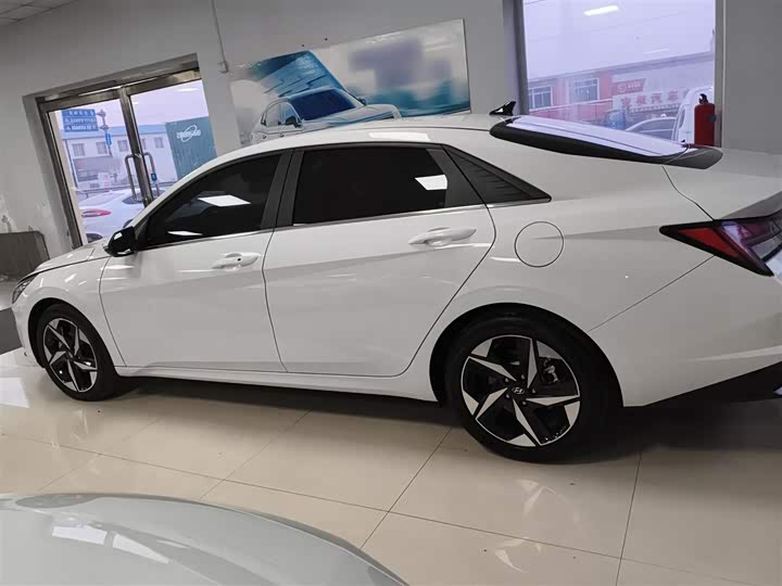 Фото 5 - Hyundai Elantra N line