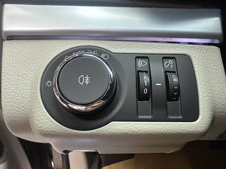 Фото 17 - Buick GL8 ES