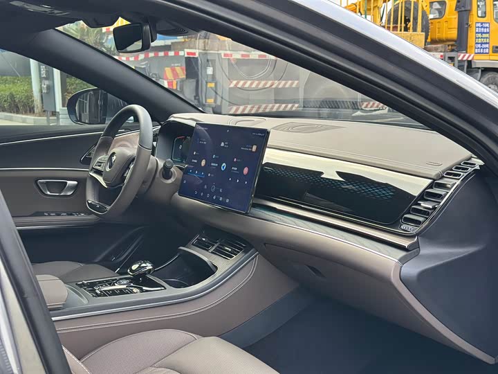 Фото 14 - BYD Han