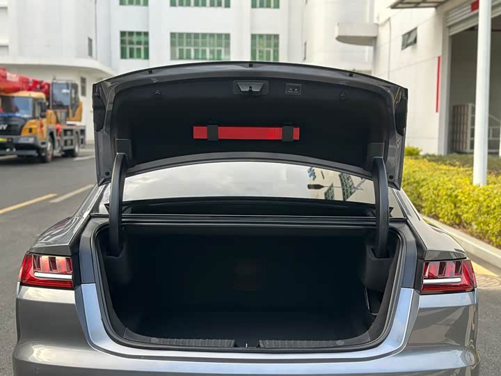 Фото 18 - BYD Han