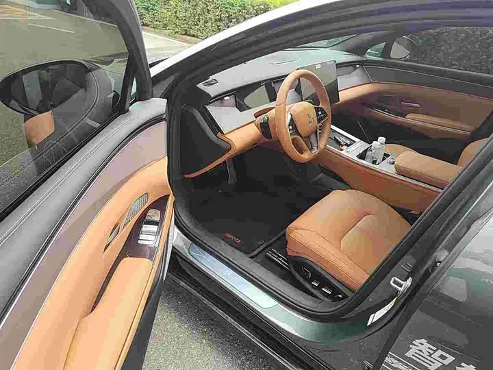 Фото 19 - BYD Han L