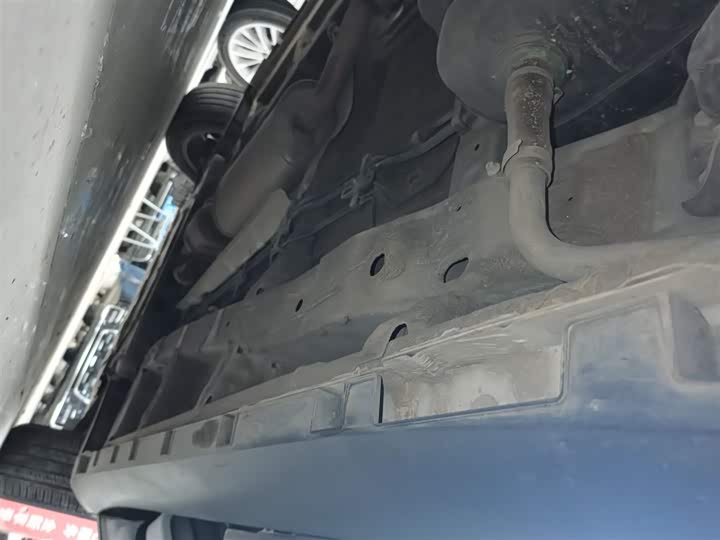 Фото 21 - Geely Okavango