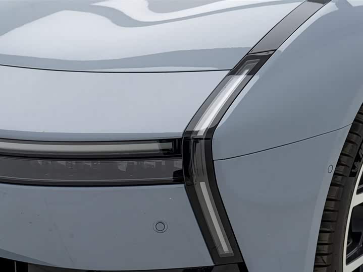 Фото 10 - XPeng P7