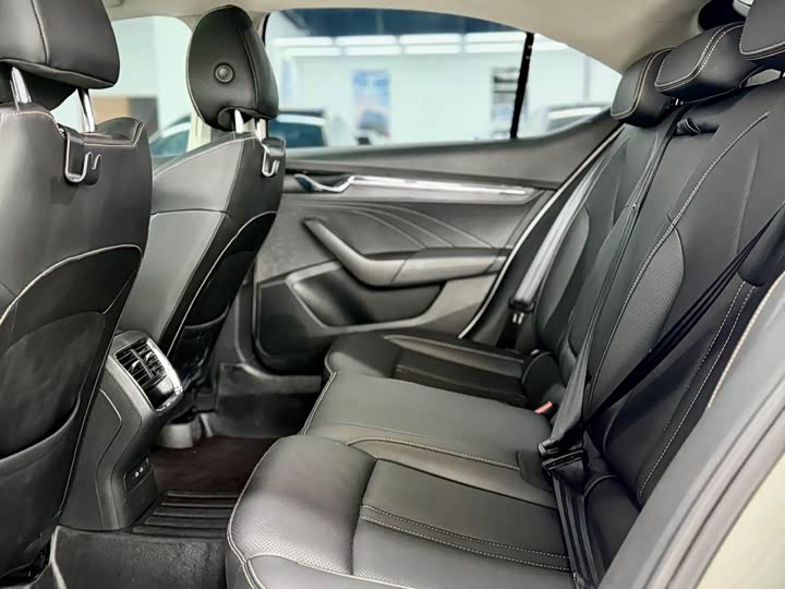 Фото 15 - Skoda Octavia Pro