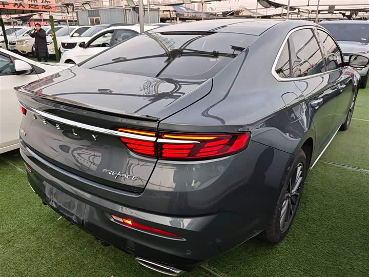 Фото 7 - Geely Preface