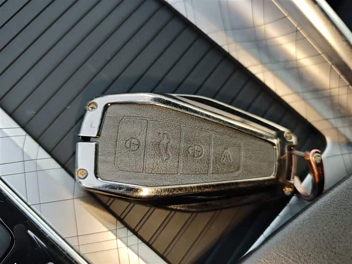 Фото 9 - Geely Preface