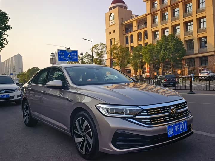 Фото 3 - Volkswagen Sagitar L