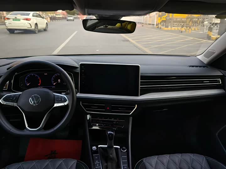 Фото 4 - Volkswagen Sagitar L