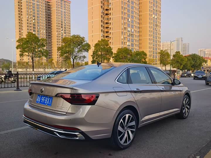 Фото 8 - Volkswagen Sagitar L