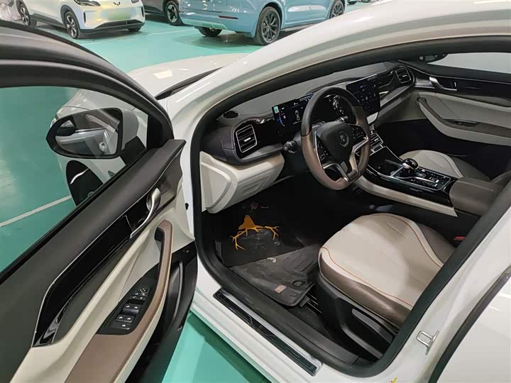 Фото 16 - BYD Qin Plus