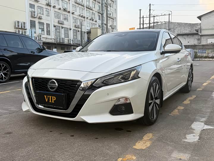 Фото 1 - Nissan Teana