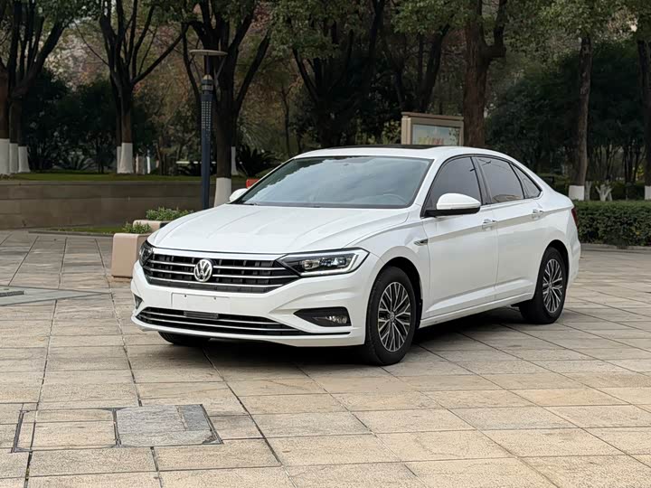 Фото 1 - Volkswagen Sagitar L