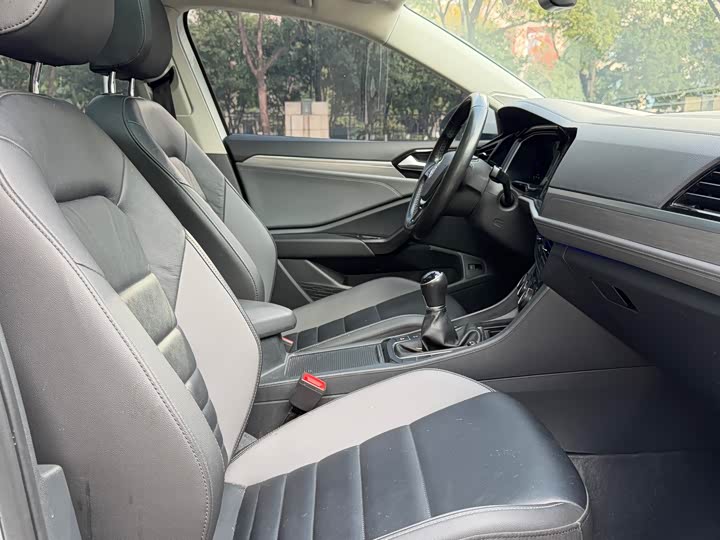 Фото 10 - Volkswagen Sagitar L