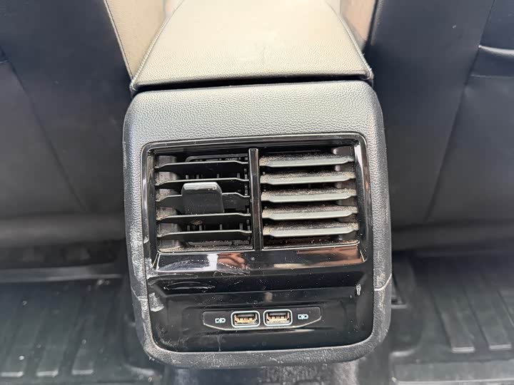 Фото 14 - Volkswagen Sagitar L