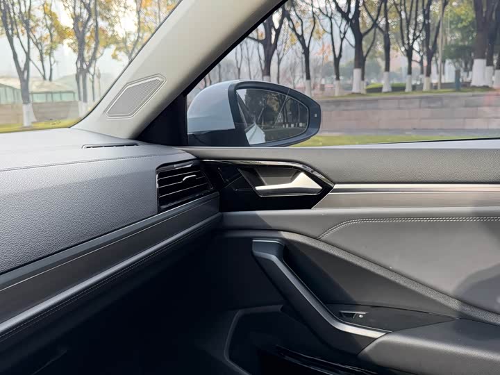 Фото 15 - Volkswagen Sagitar L