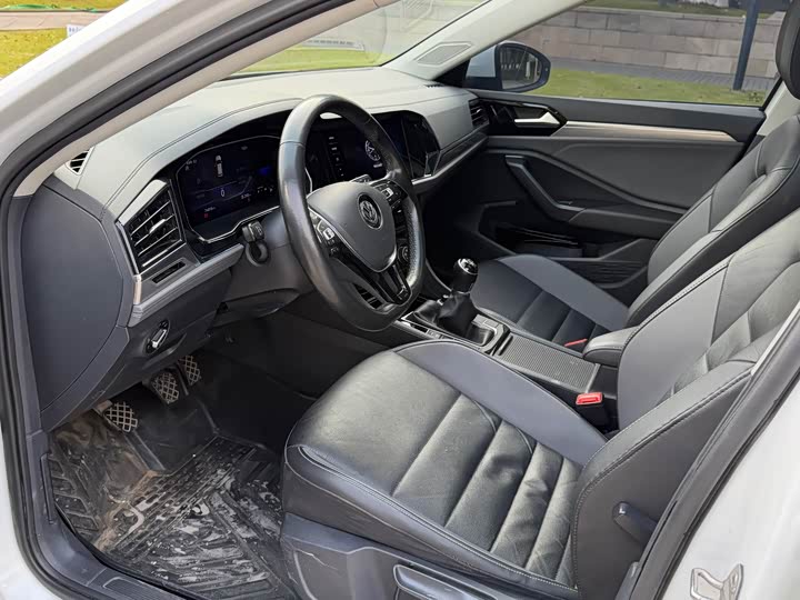 Фото 8 - Volkswagen Sagitar L